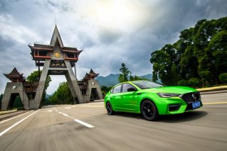 动力强、L2.5 PLUS好用 试驾第三代名爵6