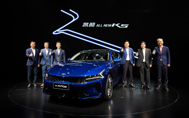 东风悦达起亚国产凯酷（ALL NEW K5）亮相成都车展并于今日首发到店