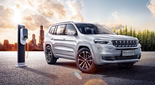 1596079515936052213.jpg 4.Jeep历史上第一款电动化车型——大指挥官混动版.jpg