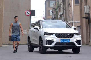 VV5打造“另类”健身房 与Keep明星“打卡”燃情盛夏！