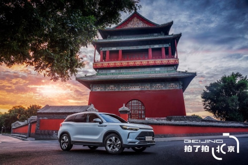 BEIJING拍了拍鼓楼：历史回眸中显现未来