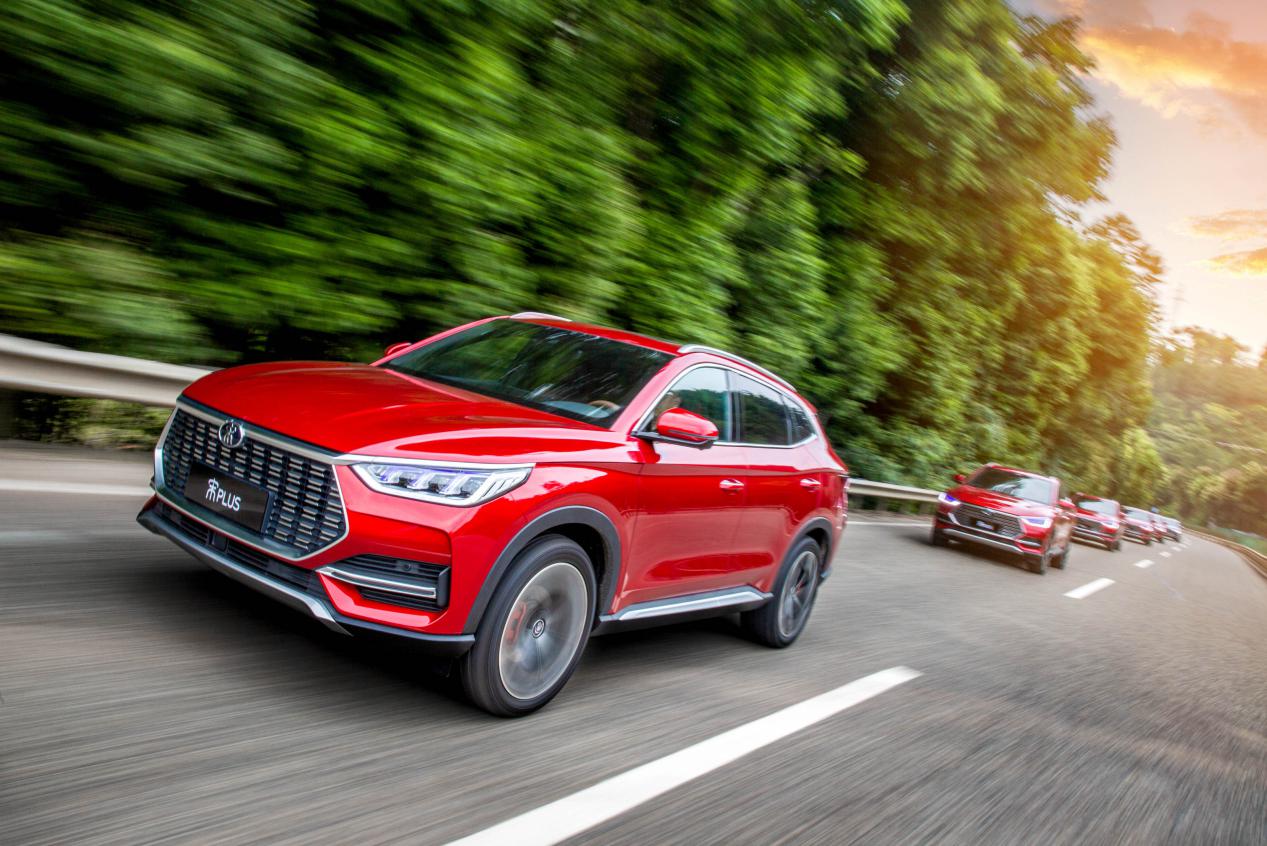 中国首款宽体潮流SUV 越级之作宋PLUS荣耀上市