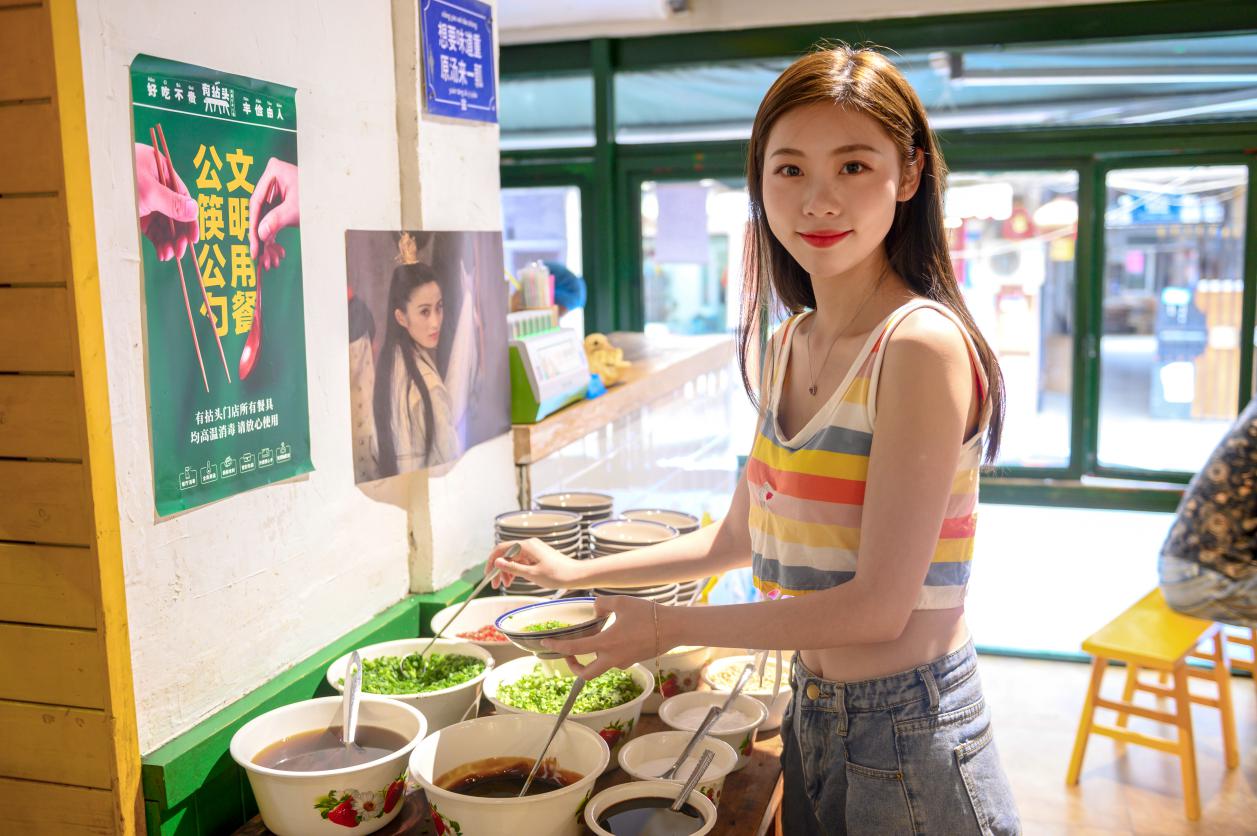 “心动的信号” 比亚迪元EV助你牵手心动女神!