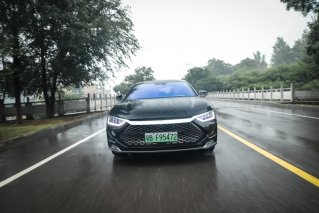百公里油耗4.02L 每公里仅2毛钱 汉DM油耗实测表现非凡