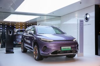 星驰电掣 耀目而来 全新腾势X纯电SUV亮相2020北京国际车展