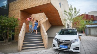 国庆中秋没玩够？有了这台MPV 下次全家出游会更爽！