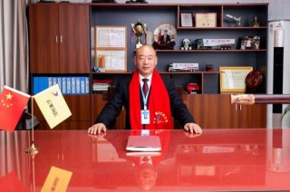一百万公里 这是53岁老司机与欧曼自动挡重卡的奋斗之旅