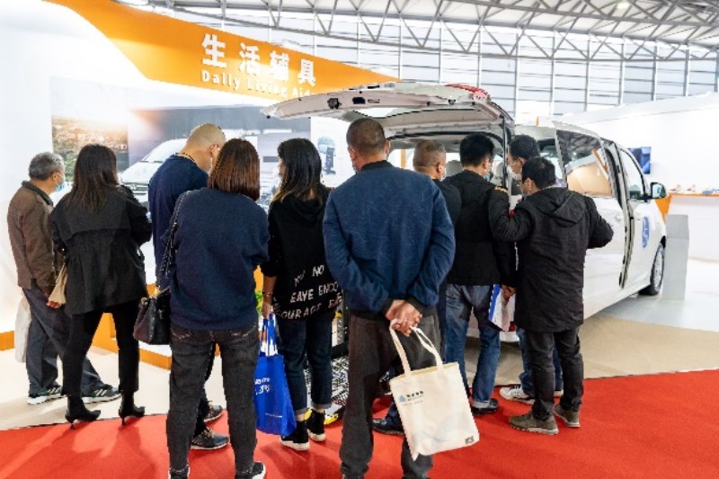 上汽大通MAXUS推出G10福祉车、EUNIQ 5福祉车,以C2B定制助力养老产业发展