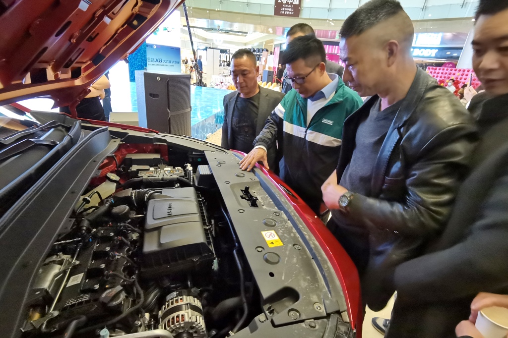 思皓X8成都区域上市 江淮粉丝热情高涨 再掀团购热潮