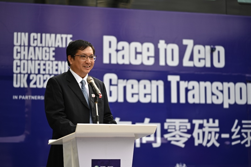 助力“奔向零碳”绿色出行 英国驻华大使点赞比亚迪纯电动双层巴士