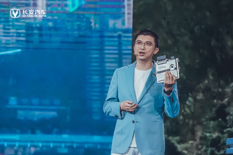 长安汽车《第一发布》现场官宣:集结华为、宁德时代联合打造高端智能汽车品牌