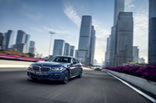 致敬时代荣光 见证湾区风华 与新BMW 5系一起成就“吾辈正当时”