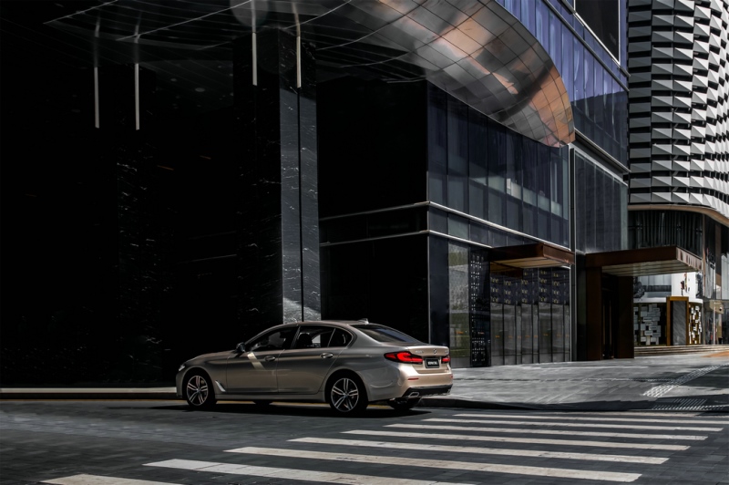 致敬时代荣光 见证湾区风华 与新BMW 5系一起成就“吾辈正当时”
