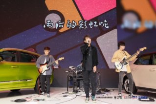 可进化超跑SUV高合HiPhi X 华南首秀 广州车展发布“HiPhi进化秀”《红日》