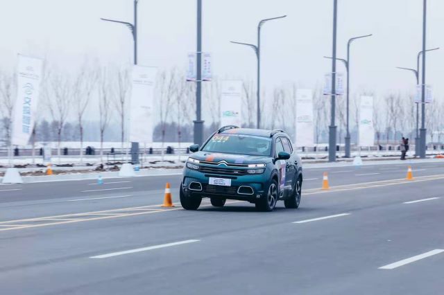 东风雪铁龙又双叒叕来踢馆了 天逸勇夺CCPC冰雪挑战双冠王