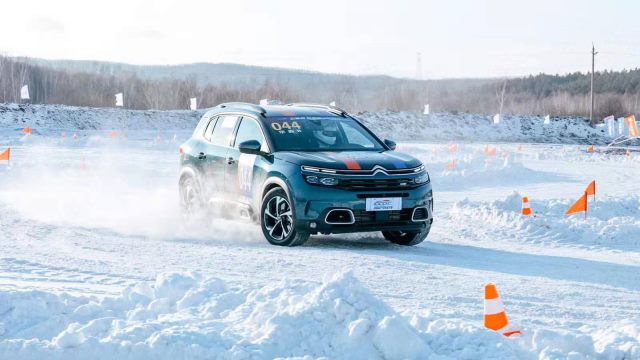 东风雪铁龙又双叒叕来踢馆了 天逸勇夺CCPC冰雪挑战双冠王