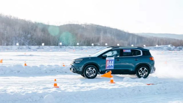 东风雪铁龙又双叒叕来踢馆了 天逸勇夺CCPC冰雪挑战双冠王