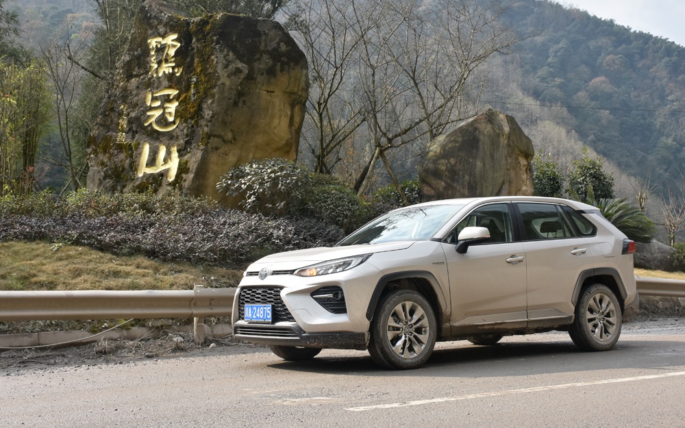 最贴近生活的用车 驾威兰达双擎纵情山水间、乐享雪山景
