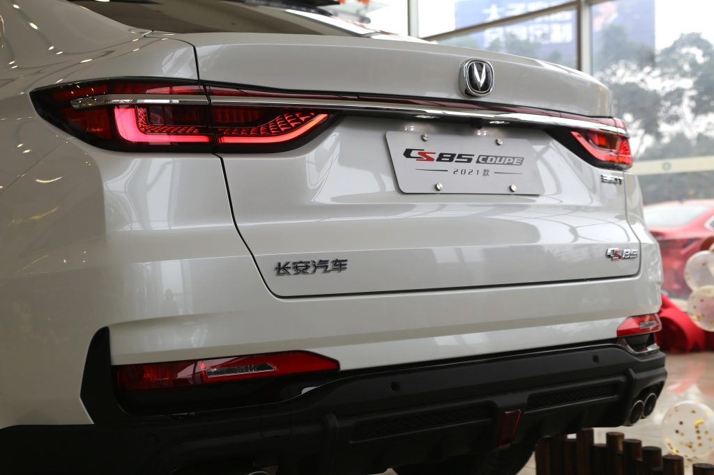 新车探店 小改款的长安CS85COUPE 运动活力风格更浓