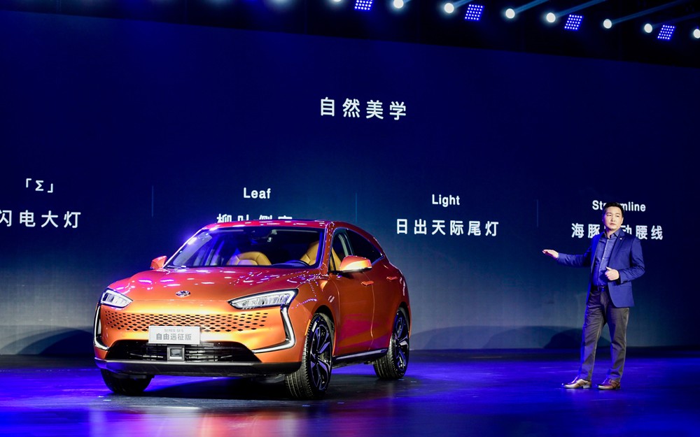 续航1000!赛力斯SF5自由远征版上市“驼峰”智能增程系统亮相