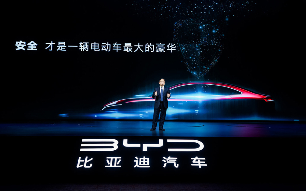 四车齐发,佩刀·安天下-比亚迪宣布纯电全系搭载刀片电池