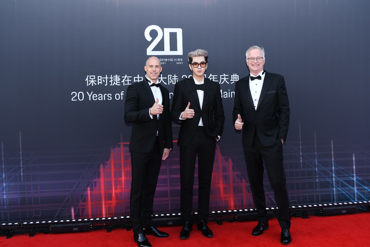 再启征程 吴亦凡成为首位保时捷中国赛车运动代言人