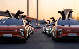 2021上海车展当红豪车开启全国试驾 高合HiPhi X场内场外高能“来电”