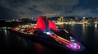 奥迪高性能“王炸天团”首次全系集结 品牌焕新“燃擎加速”