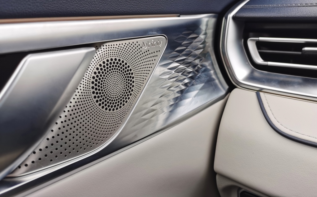 正面硬刚合资豪华车 摩卡上市以17.58万起售