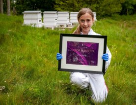 英国古德伍德劳斯莱斯汽车之家首任少年养蜂人揭晓