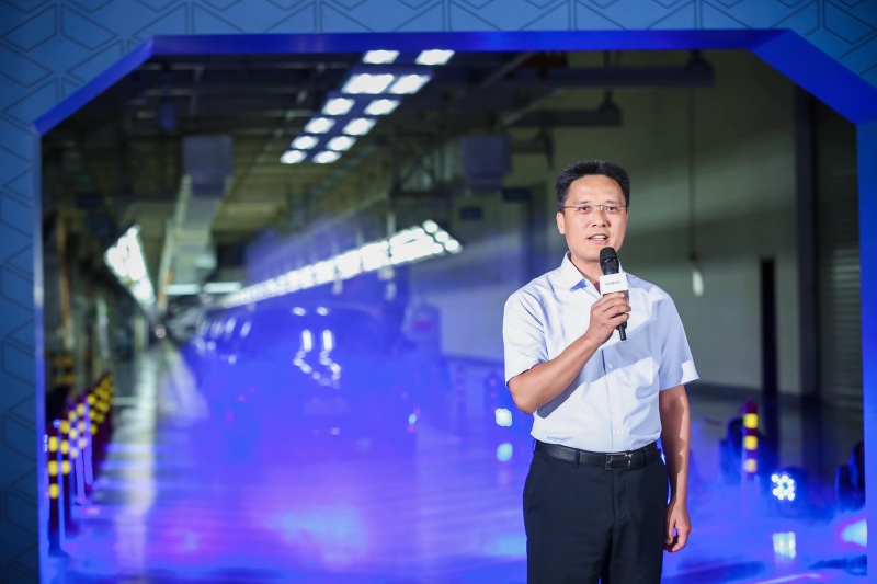 雪铁龙全新旗舰凡尔赛C5 X 成都工厂下线 开启合资模式新篇章