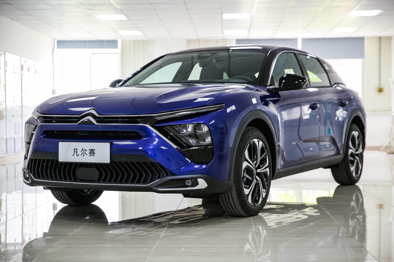 雪铁龙全新旗舰凡尔赛C5 X 成都工厂下线 开启合资模式新篇章