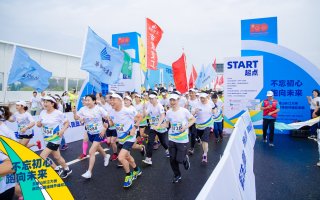 上汽大众携10余款车助阵“五峰山长江大桥南北公路接线开通纪念跑”
