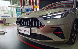 这是被忽视的一台车 外观漂亮、内饰精细，变速箱成遗憾！