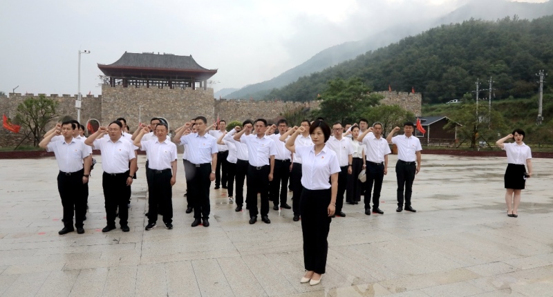 随岳高速上 神龙汽车又来给车主送福利了！