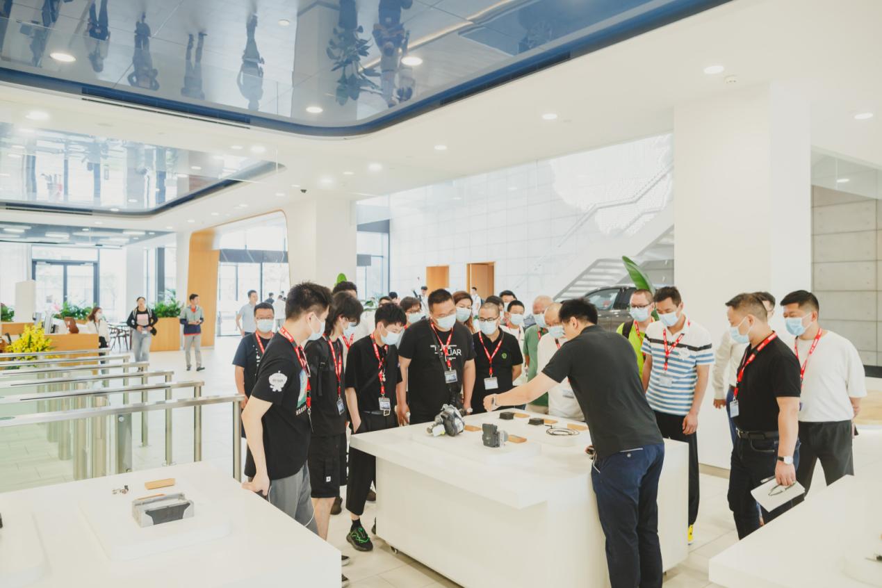 长安“OpenDay”苏州举行 知音伙伴体验官走进“最牛朋友圈”见证极致安全实力