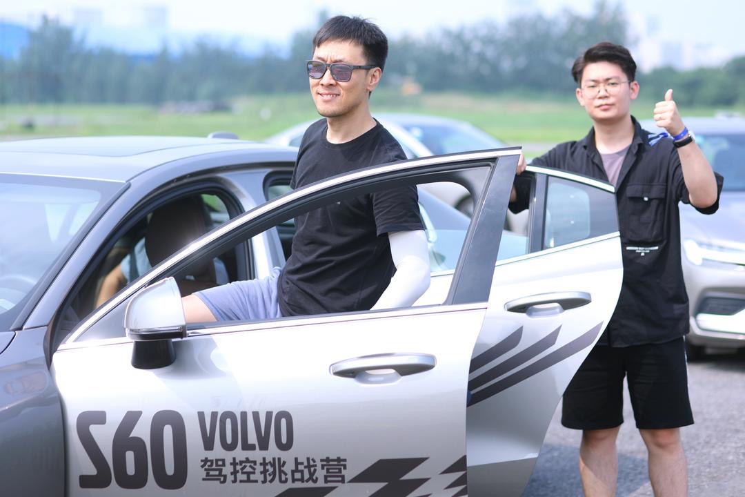 双星闪耀，“沃”的智享驾趣之旅
