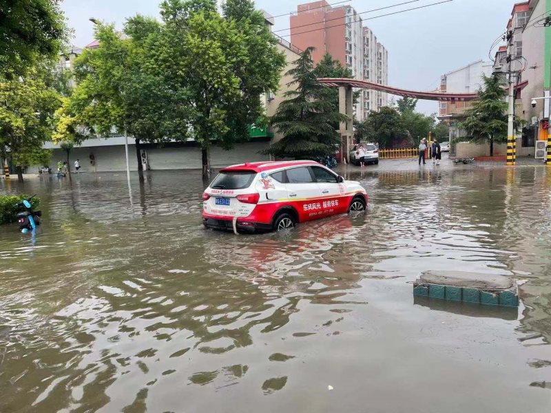 暴雨无情人间有爱 东风小康公司携手河南商家积极救援受灾车主
