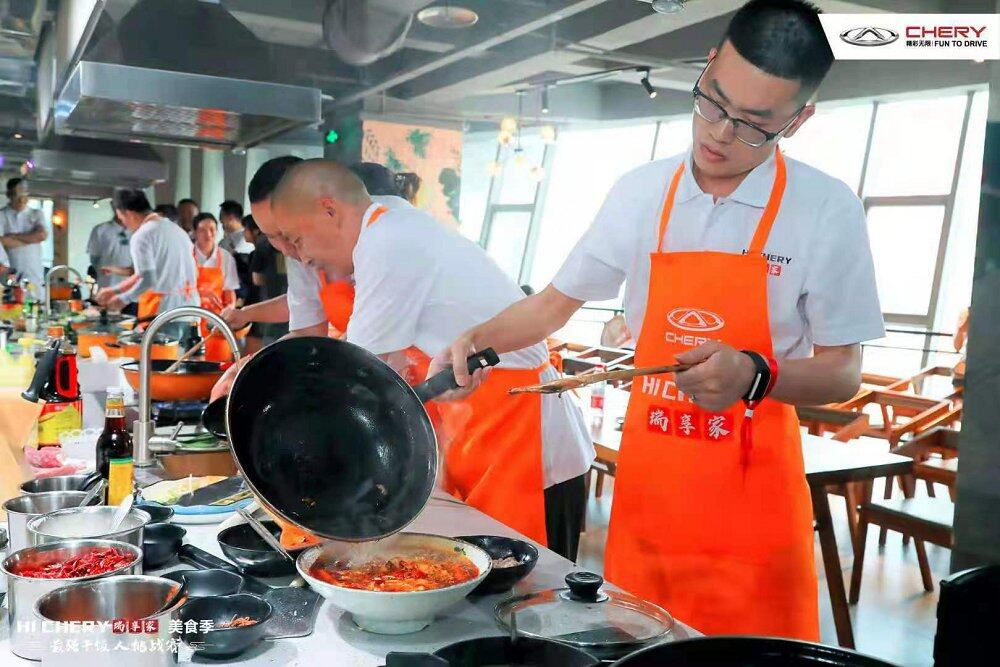 Hi CHERY 瑞享家 美食季 瑞虎8鲲鹏版最强干饭人挑战赛在重庆火热开启