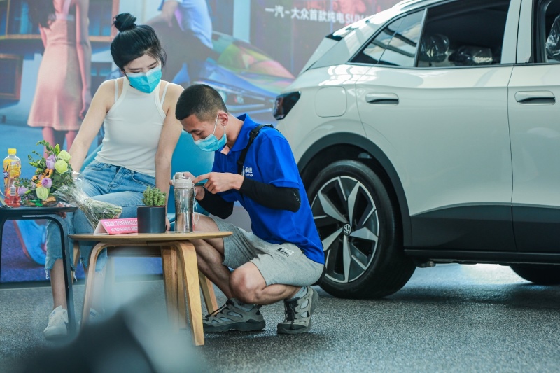 一汽-大众急调500台ID.4 CROZZ驰援郑州 为车主提供免费代步车