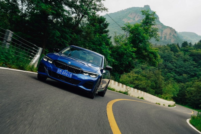 占3为王 刺激一夏，BMW 3系征服峰峦之攻山秘笈