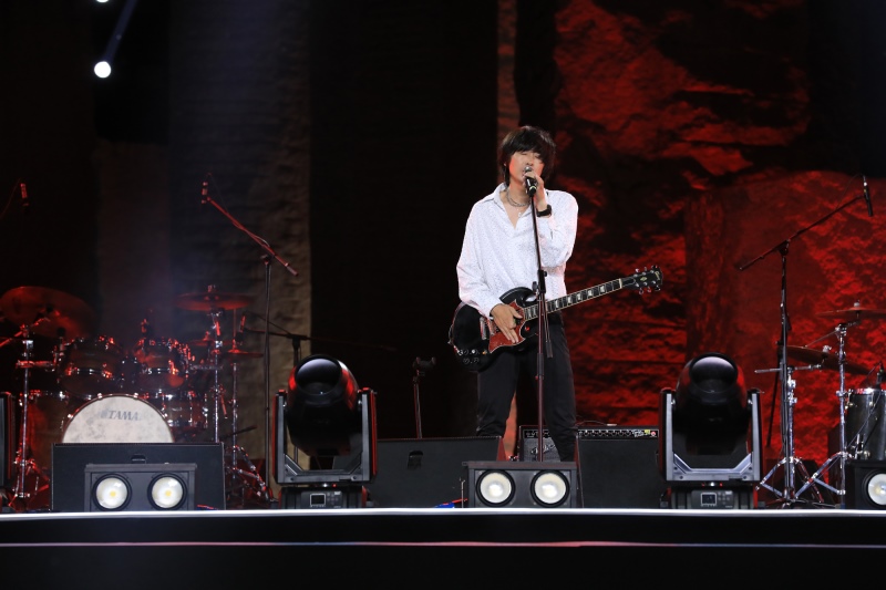 新裤子开嗓首唱新曲《有你的夏天》 帕里斯帝及时赴约点亮激情夏夜
