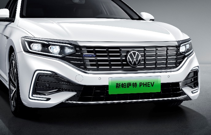 17.99万-25.09万 新帕萨特家族“双前脸”造型焕新上市