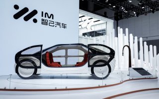智己L7登陆成都车展 耍出“百万豪华”新姿势