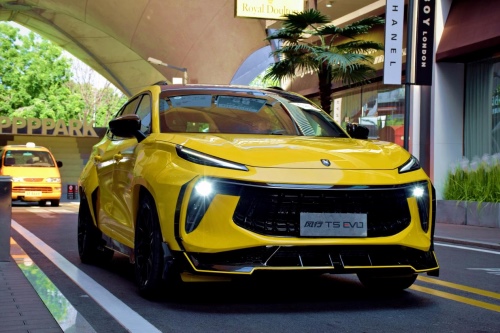 改装展车上台 这辆风行T5 EVO“很飒”
