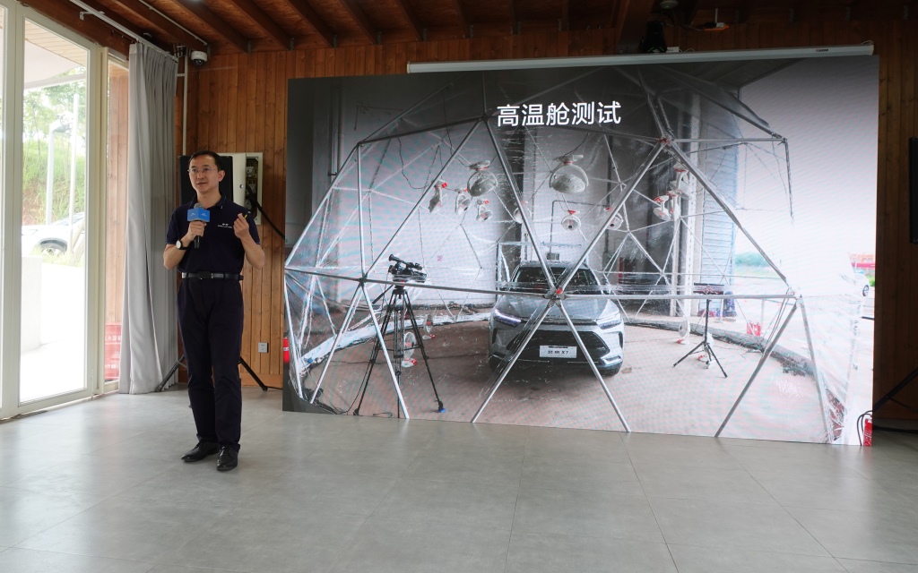 车放到极寒环境里,还能正常启动吗?看北京X7玩的极限挑战