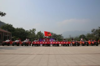 全国第一批火炮交车 出征阿拉善英雄会
