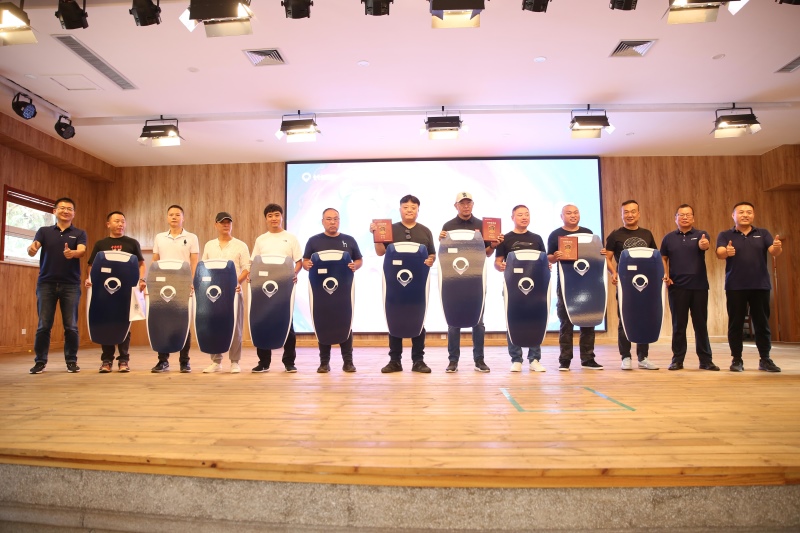 全国第一批火炮交车 出征阿拉善英雄会