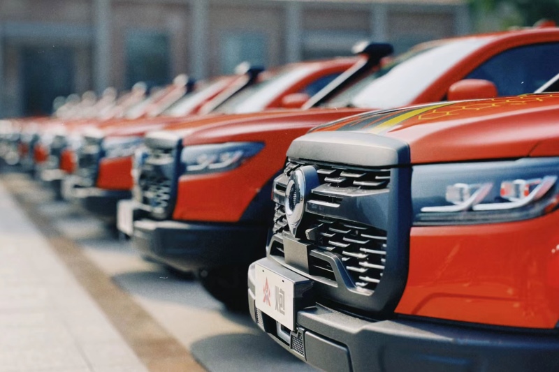 全国第一批火炮交车 出征阿拉善英雄会