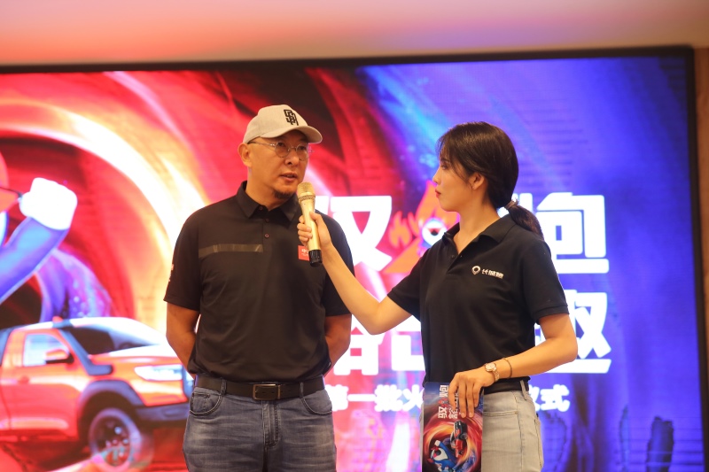 全国第一批火炮交车 出征阿拉善英雄会